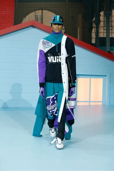 Look 15